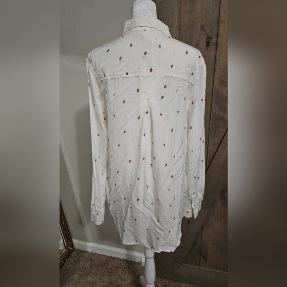 BEACH LUNCH LOUNGE Long Sleeve Button Down White Shirt Strawberry Print, M NWT - Picture 15 of 16